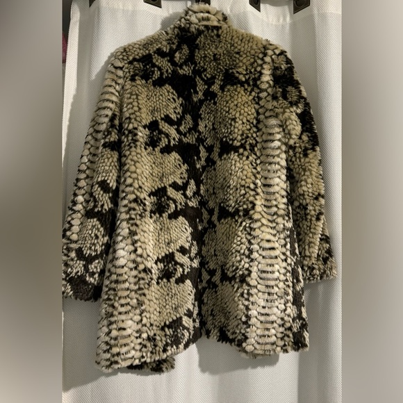 Apparis Sydney Print Faux Fur Coat XS - Picture 3 of 7